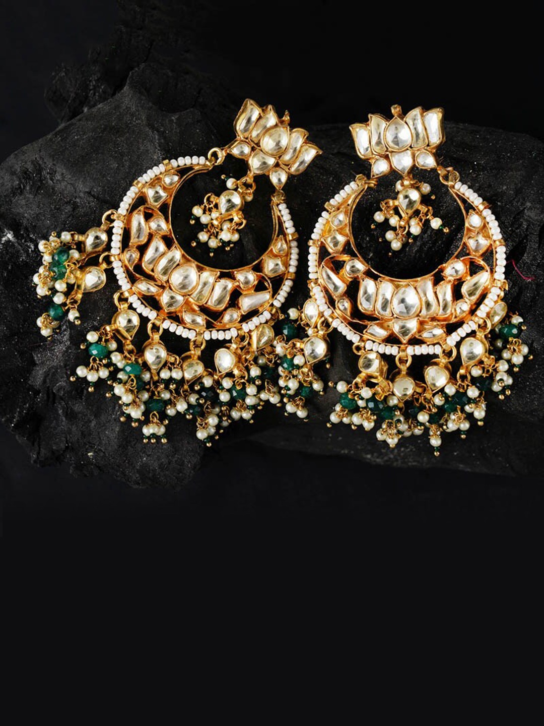 

AURAA TRENDS Gold-Toned & White Contemporary Chandbalis Earrings