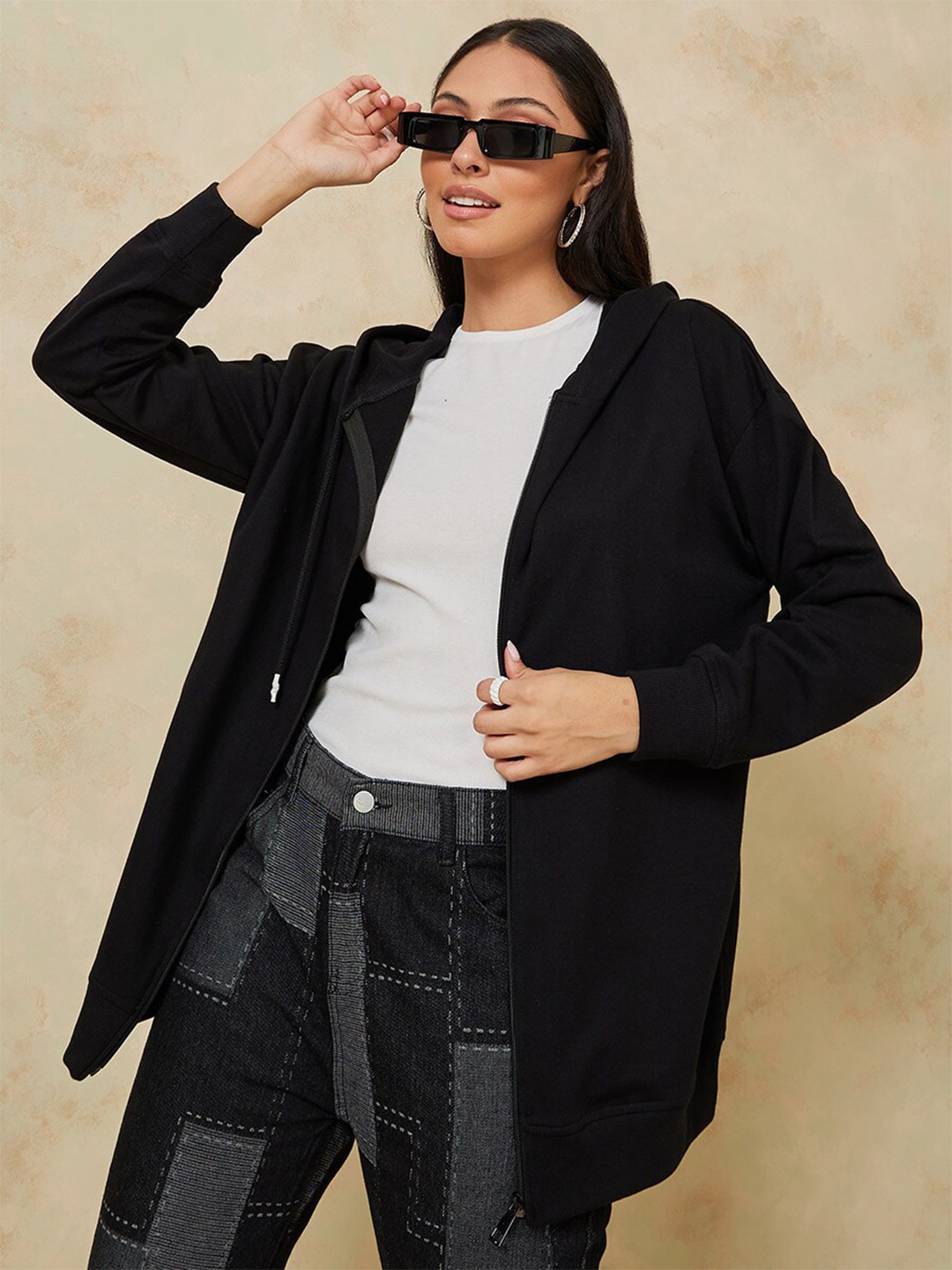 

Styli Women Black Solid Front-Open Cotton Hooded Sweatshirt