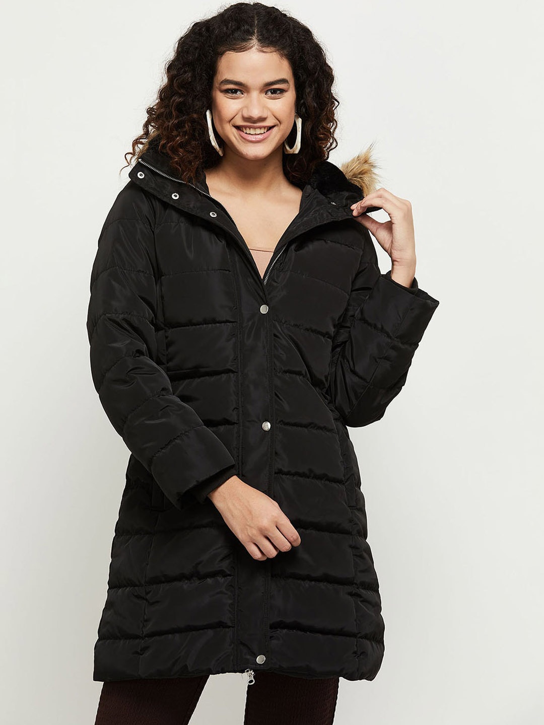 

max Women Black Longline Padded Jacket