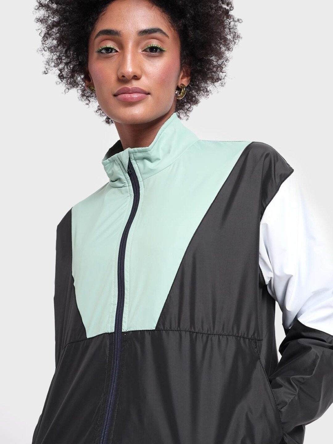 

Bewakoof Plus Women Black Sea Green Colourblocked Sporty Jacket