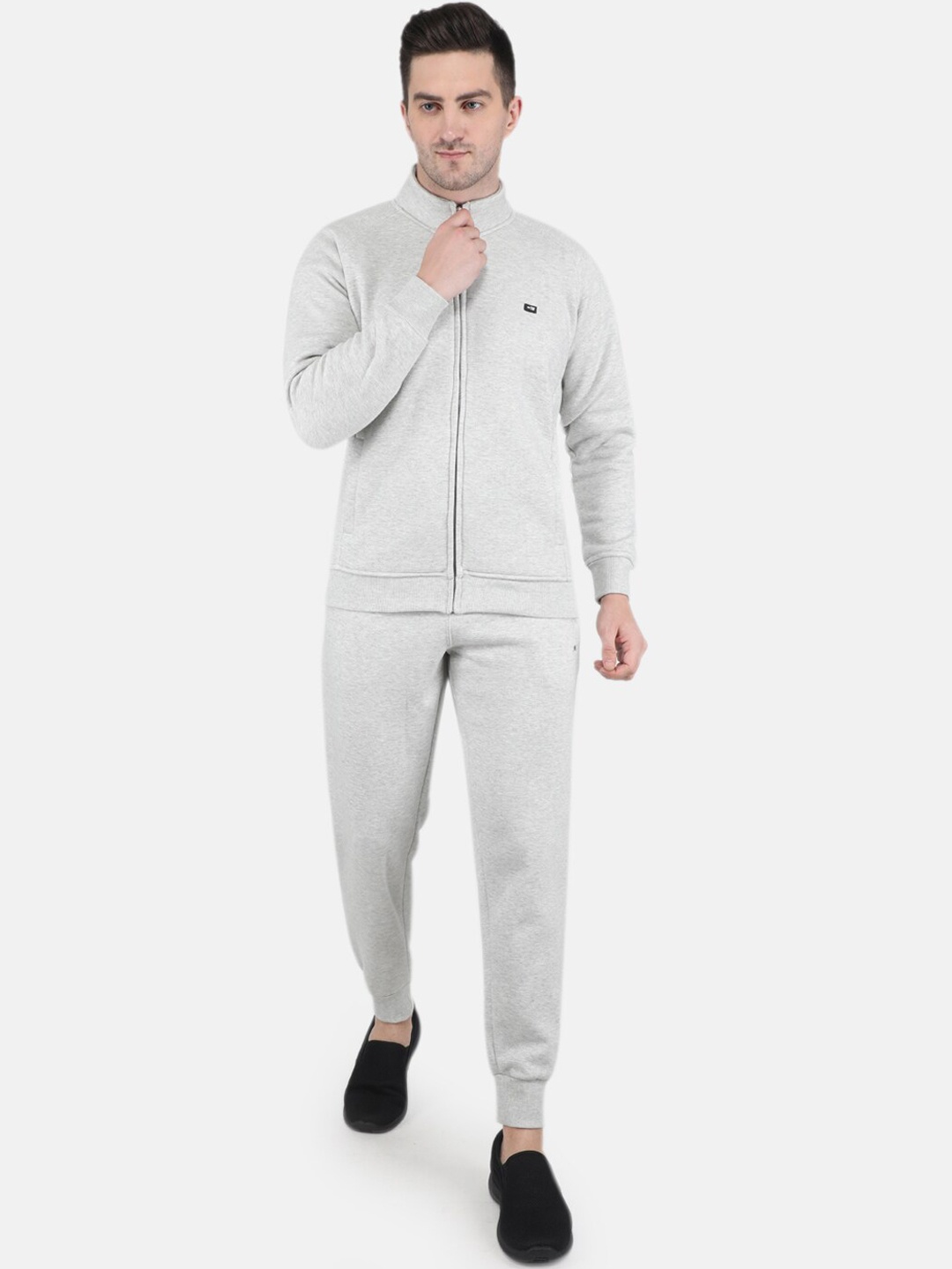

Monte Carlo Men Grey Solid Tracksuits