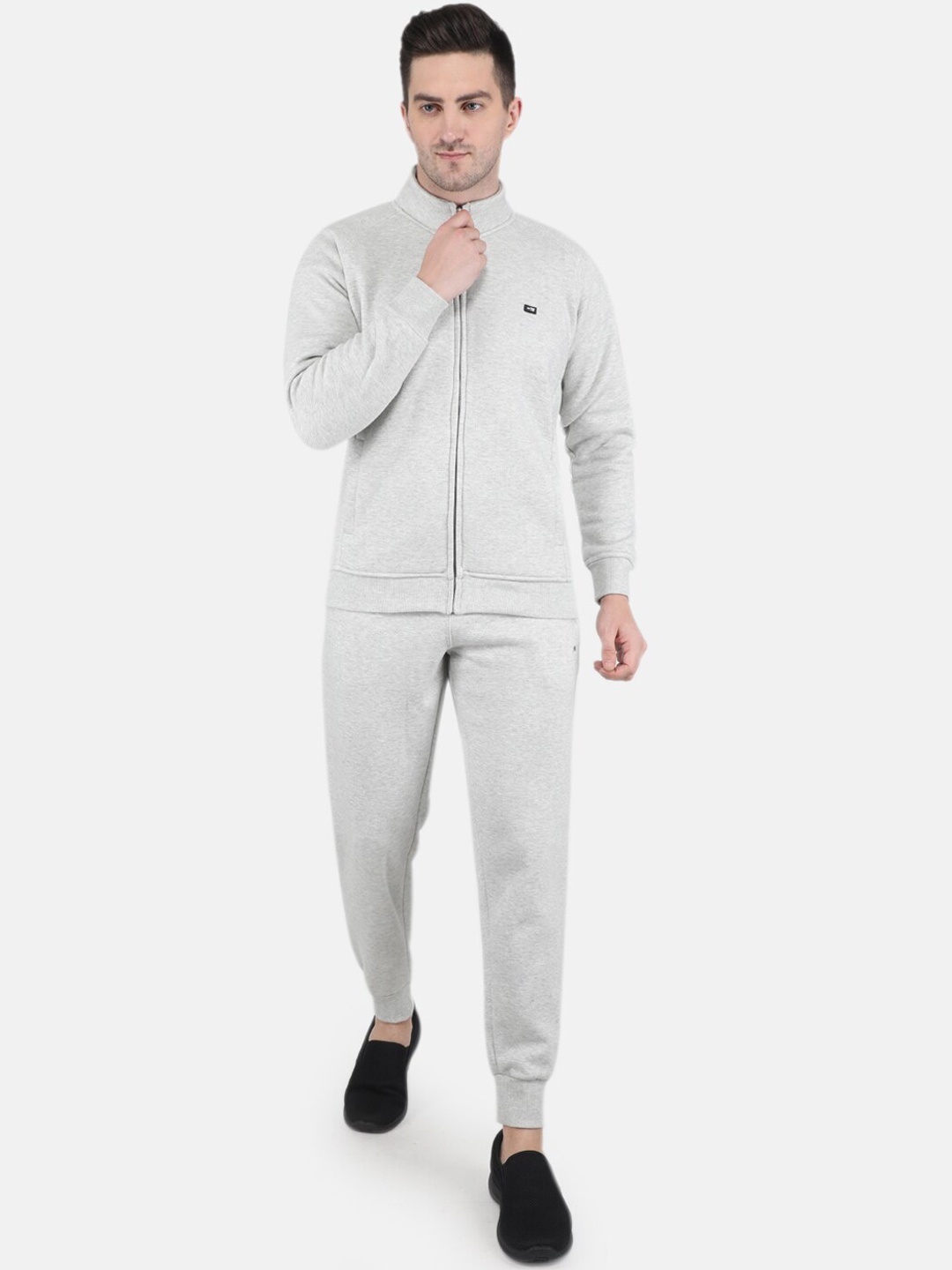 

Monte Carlo Men Grey Solid Tracksuits