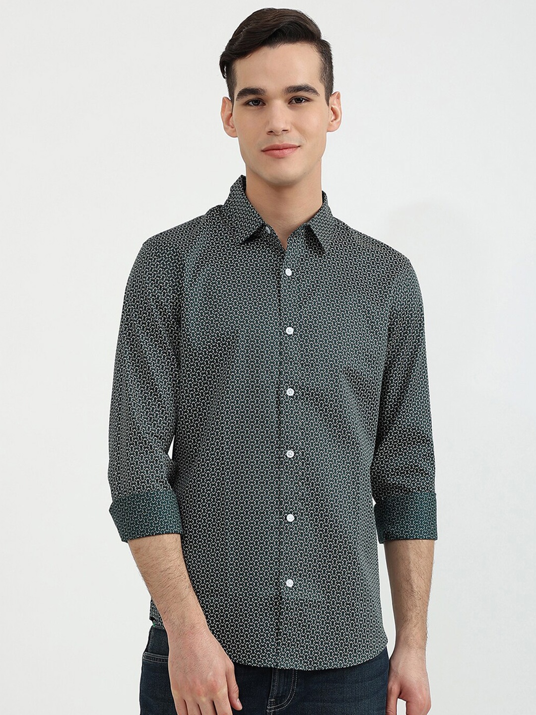 

United Colors of Benetton Men Green Slim Fit Printed Cotton Casual Shirt