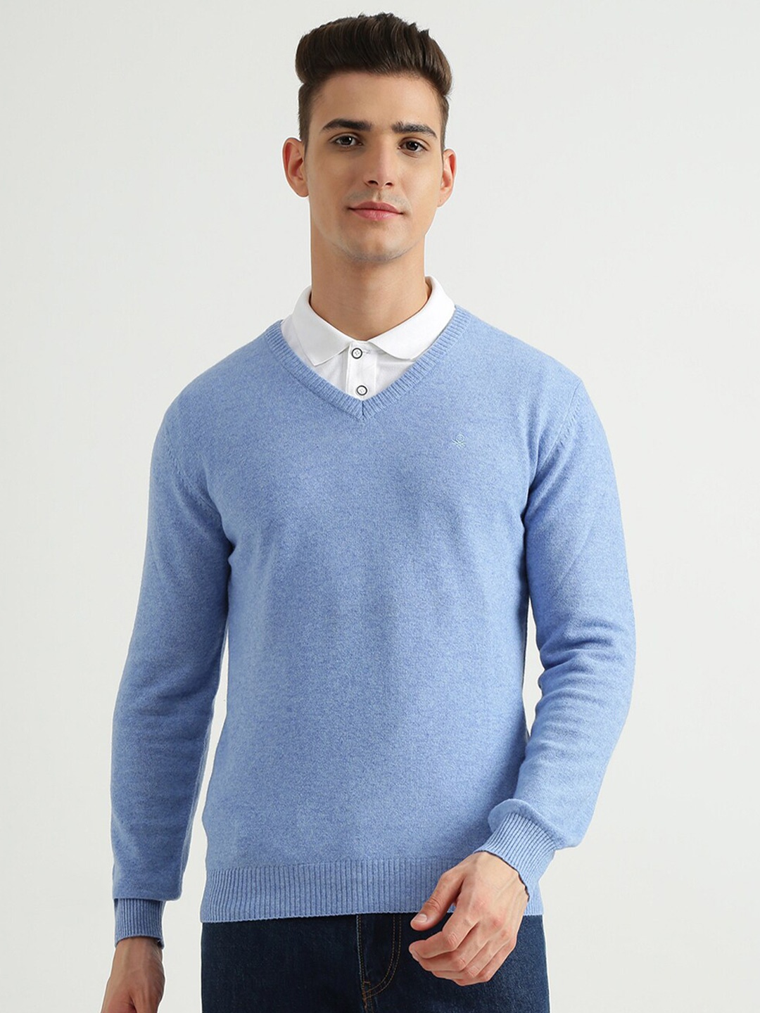 

United Colors of Benetton Men Blue V-Neck Solid Pullover