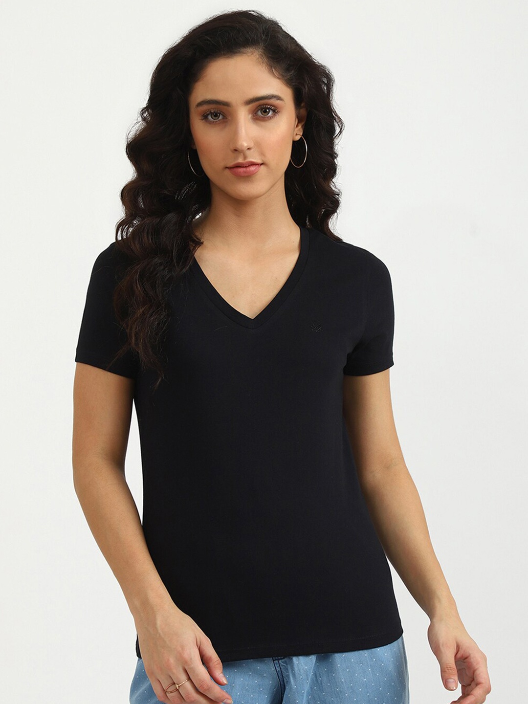 

United Colors of Benetton Women Black Solid V-Neck Slim Fit T-shirt