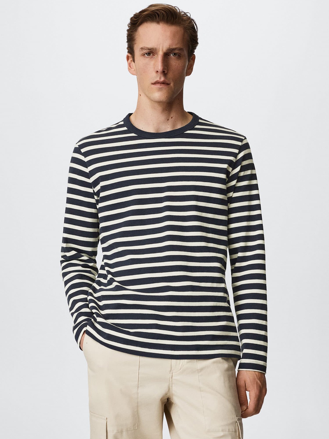 

MANGO MAN Off White & Navy Blue Pure Cotton Striped Sustainable T-shirt