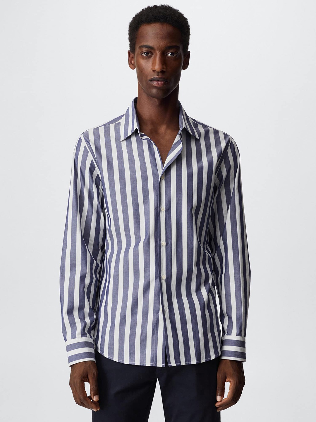 

MANGO MAN White & Blue Pure Cotton Slim Fit Striped Sustainable Casual Shirt