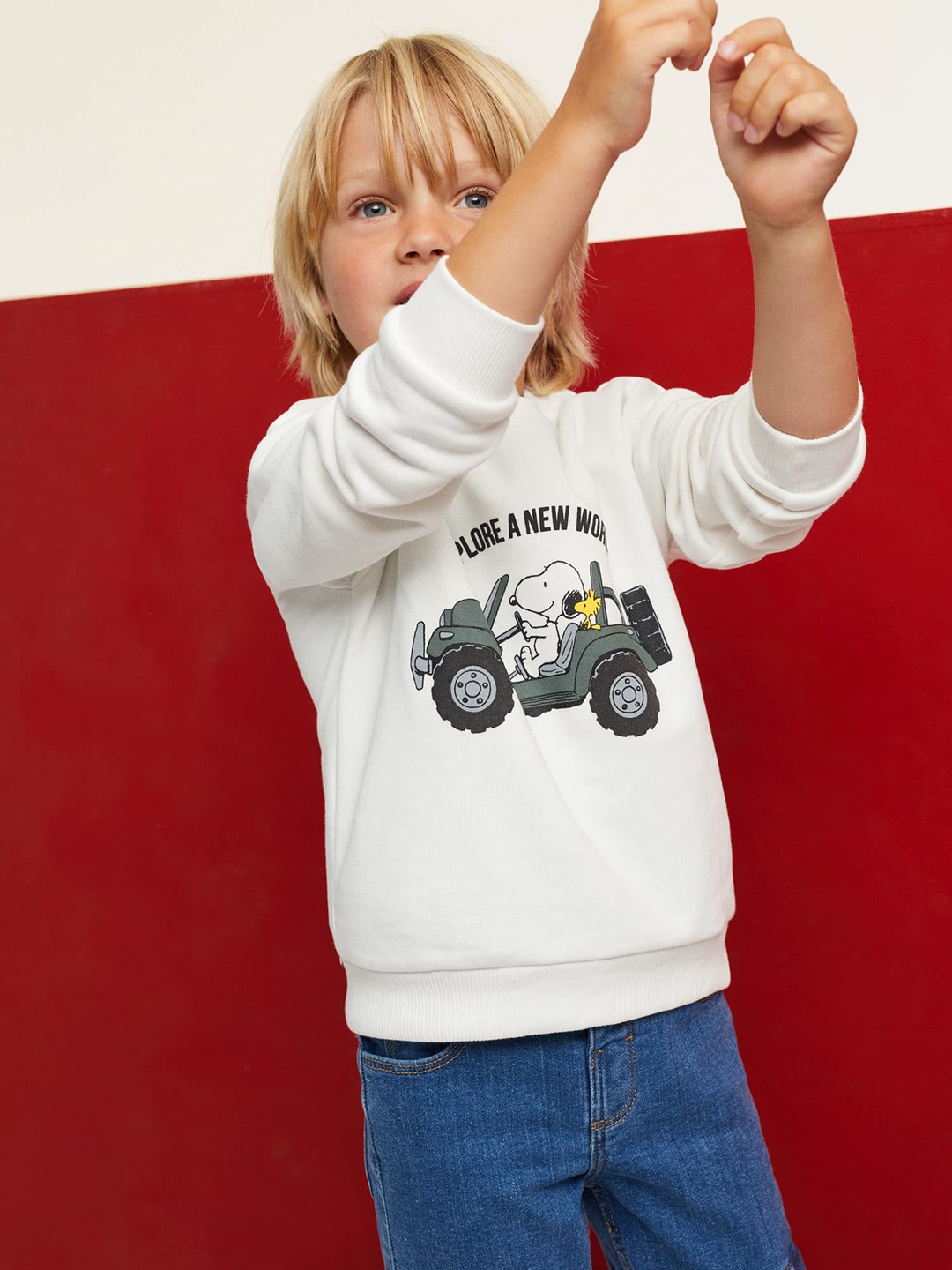 

Mango Kids Boys White Snoopy Printed Sustainable Sweatshirt