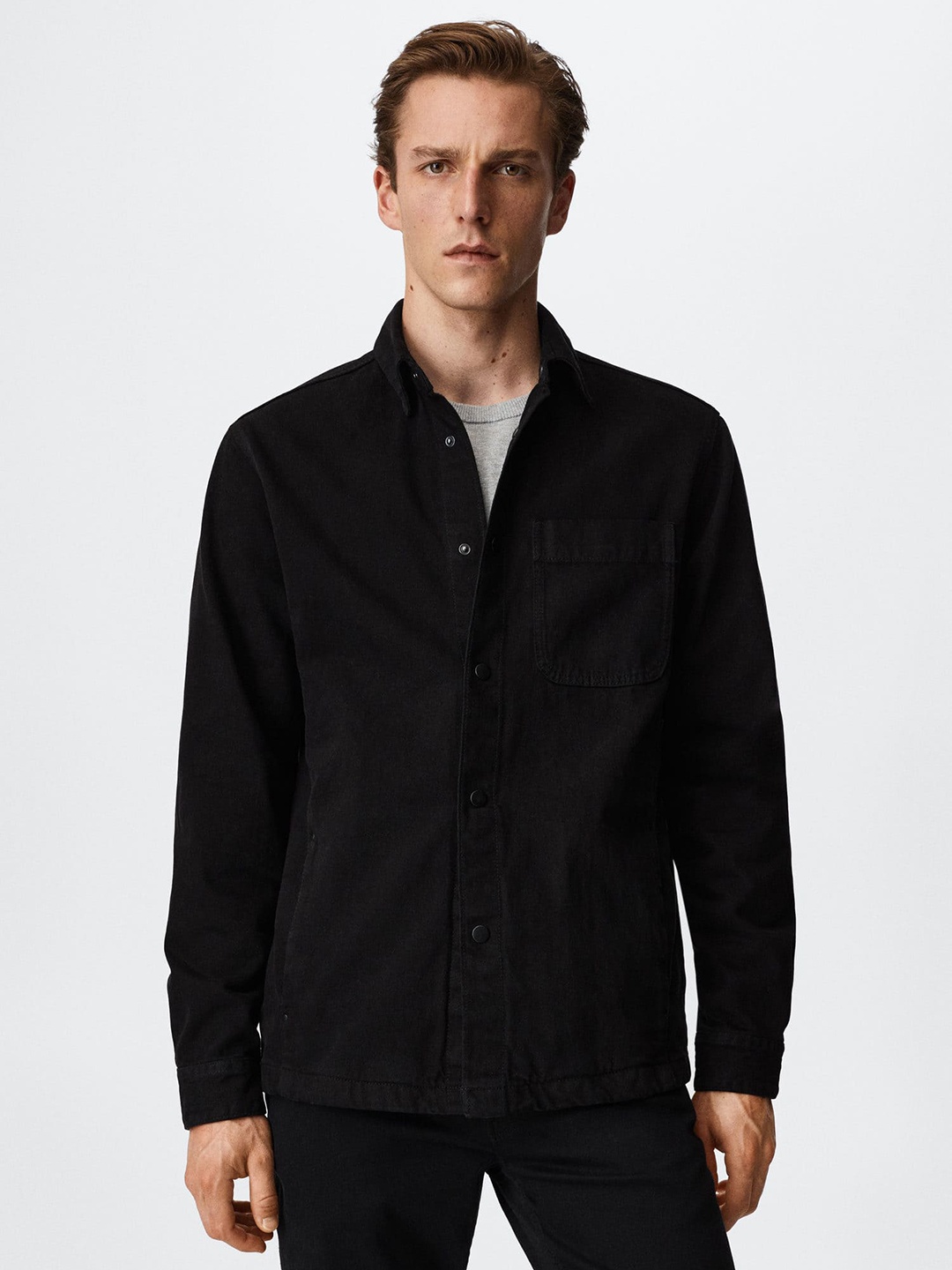 

MANGO MAN Black Solid Pure Cotton Sustainable Denim Shacket