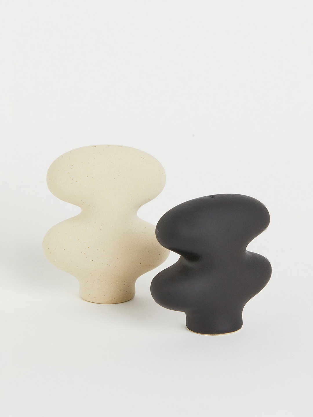 

H&M Beige & Grey Solid Earthenware Salt & Pepper Set
