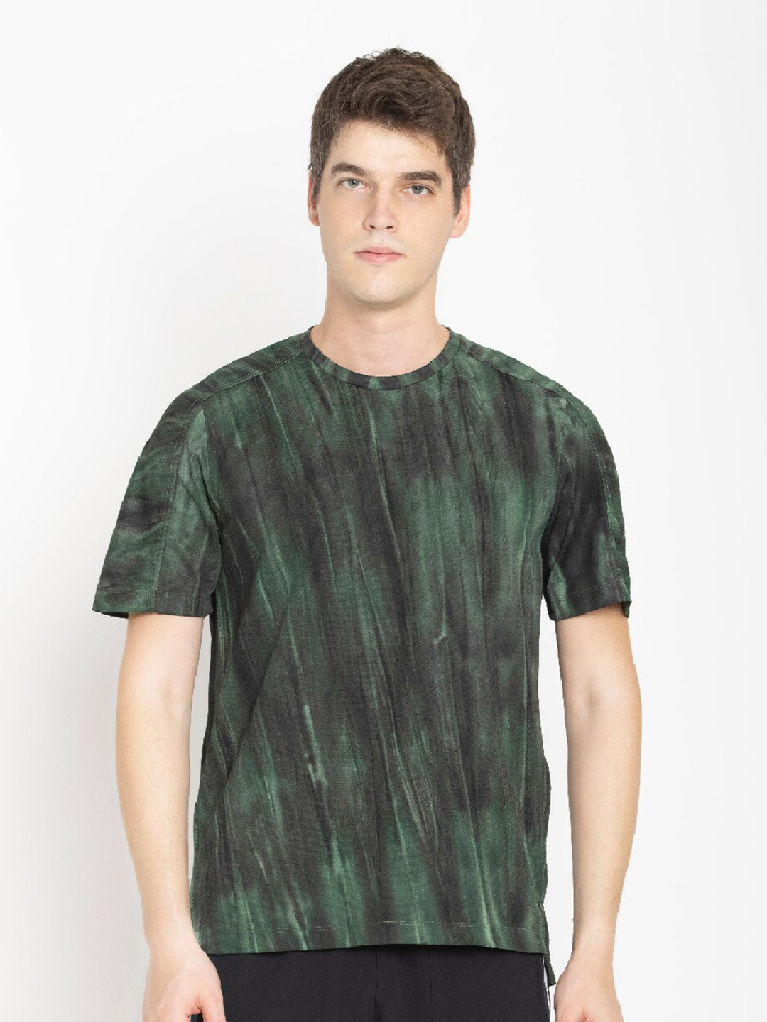 

ADIDAS Men Green & Black Printed Side Slit Round Neck T-shirt