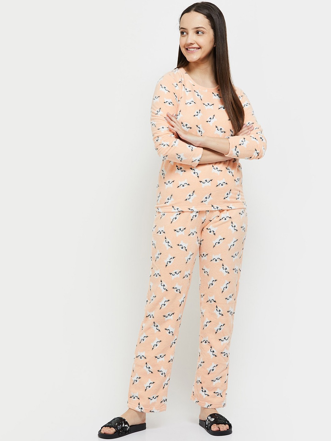 

max Women Peach-Coloured & White Printed Night suit