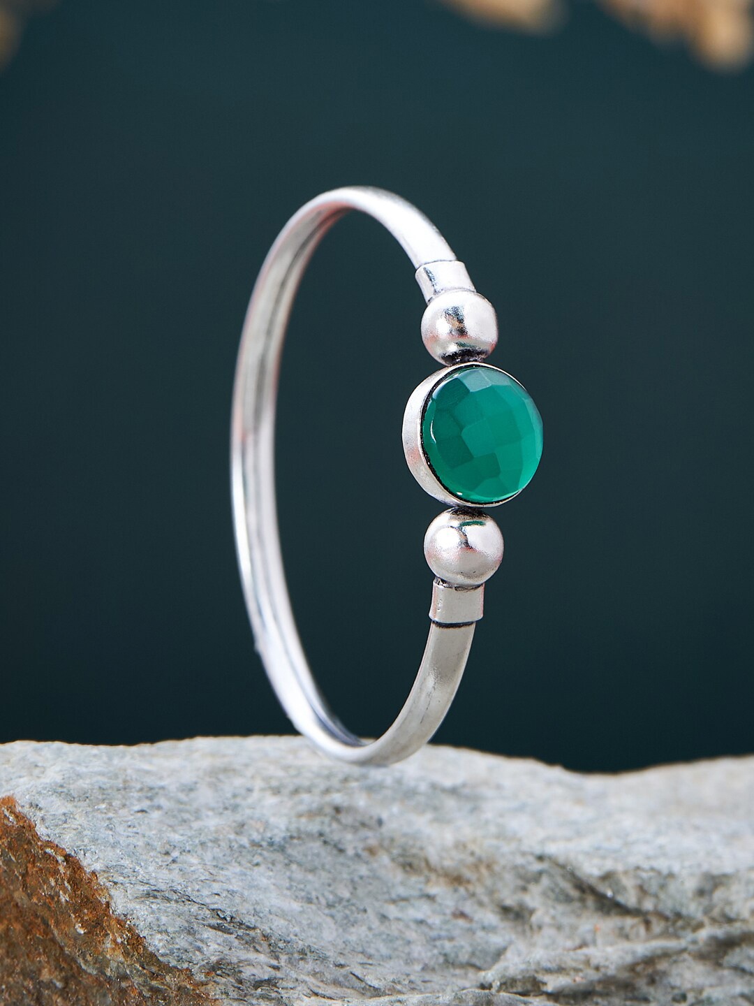 

Fabindia Women Silver-Toned & Green Silver Crystals Bangle-Style Bracelet