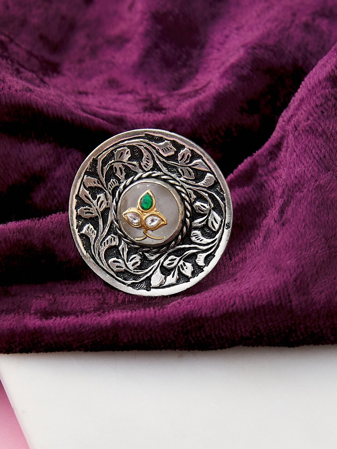 

Fabindia Women Silver & Kundan Studded Finger Ring
