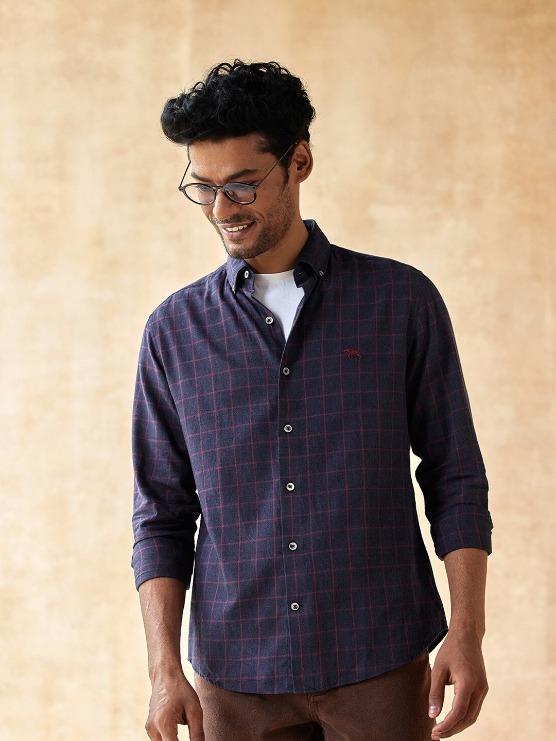 

Andamen Men Navy Blue Classic Checked Cotton Casual Shirt