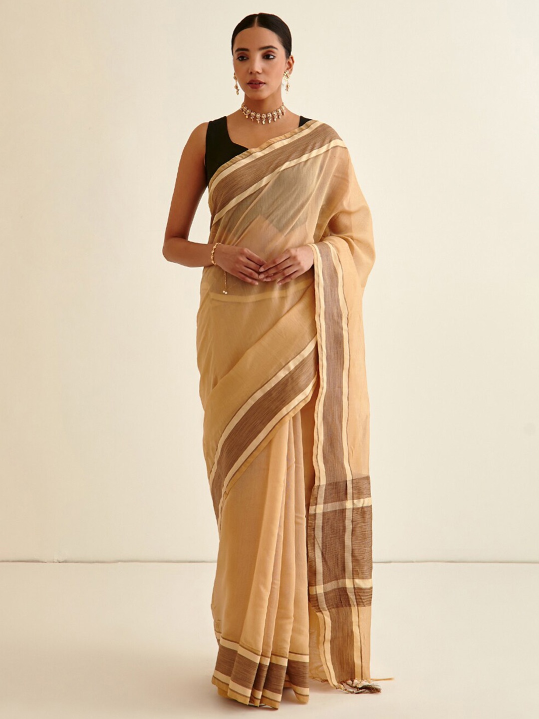 

Abhishti Cream-Coloured & Brown Silk Cotton Banarasi Saree