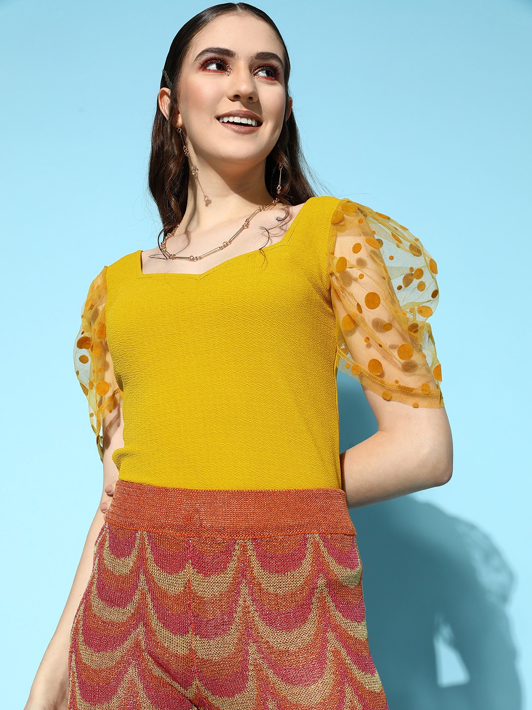 

Berrylush Yellow Sweetheart Neck Crepe Crop Top