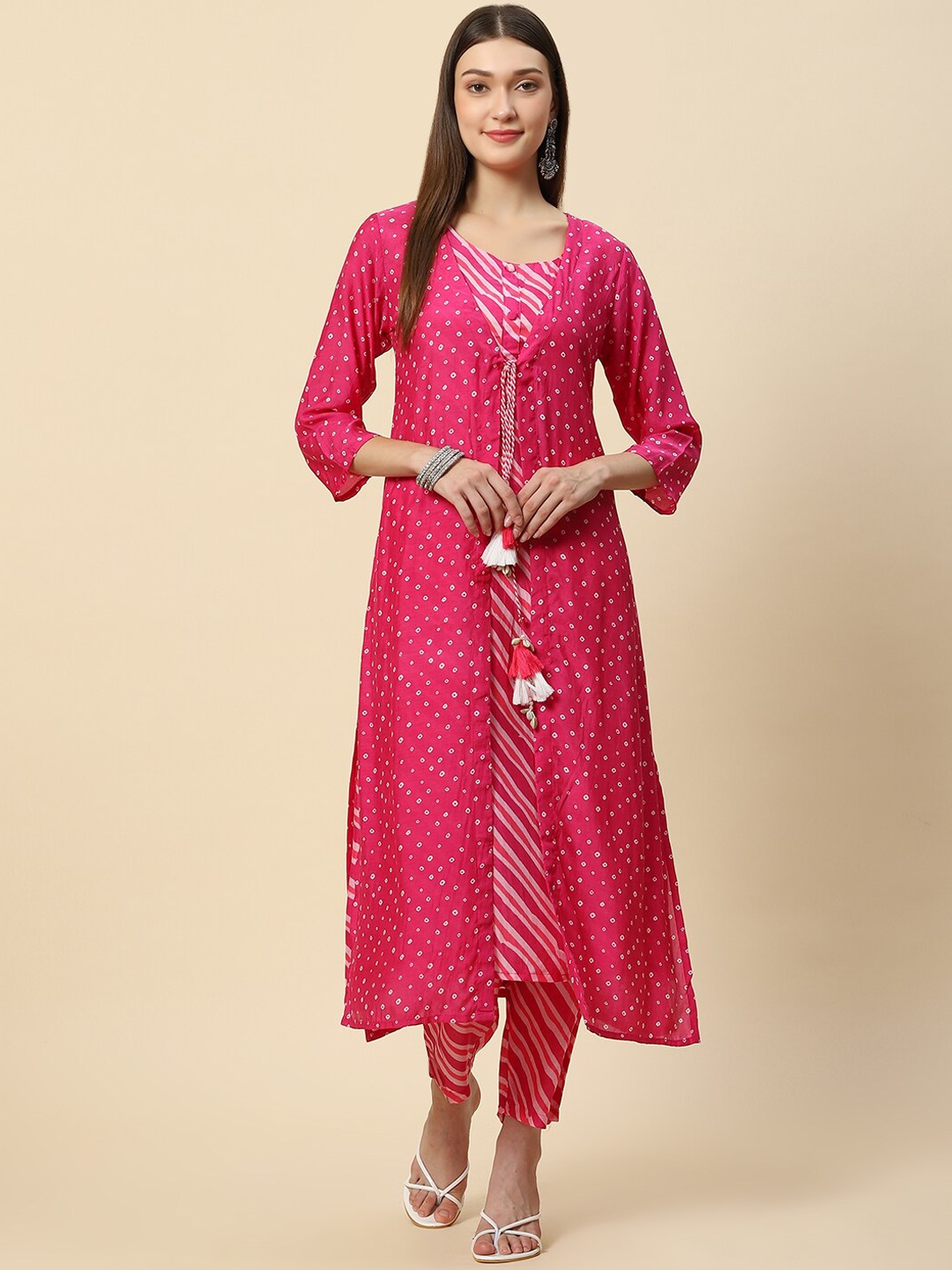 

Meena Bazaar Women Pink Leheriya Printed Kurta with Trousers