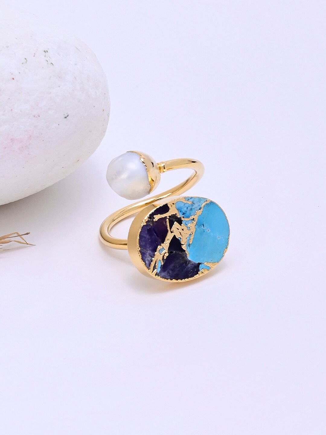 

Mikoto by FableStreet Women Gold-Plated Blue Stone Studded Adjustable Finger Ring