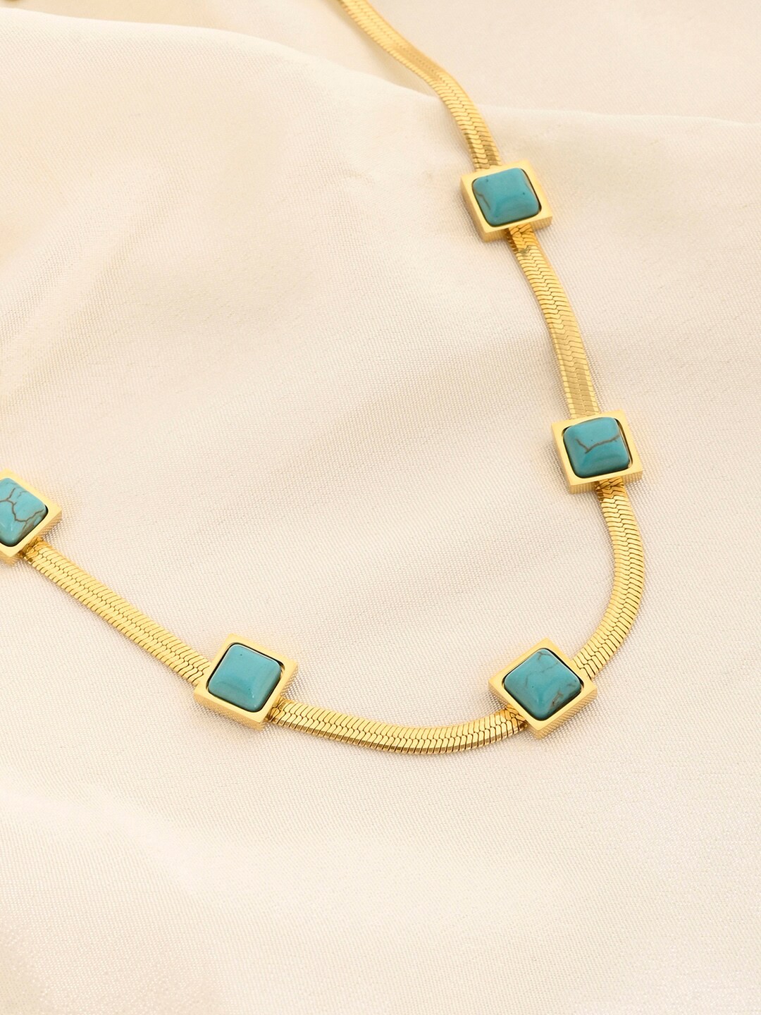 

Mikoto by FableStreet Women Gold-Toned & Green Gold-Plated Necklace