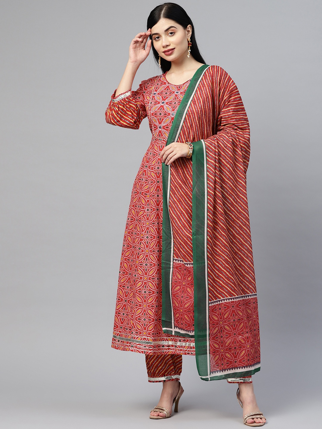 

Readiprint Fashions Women Red Bandhani Printed Gotta Patti Cotton Kurta Set