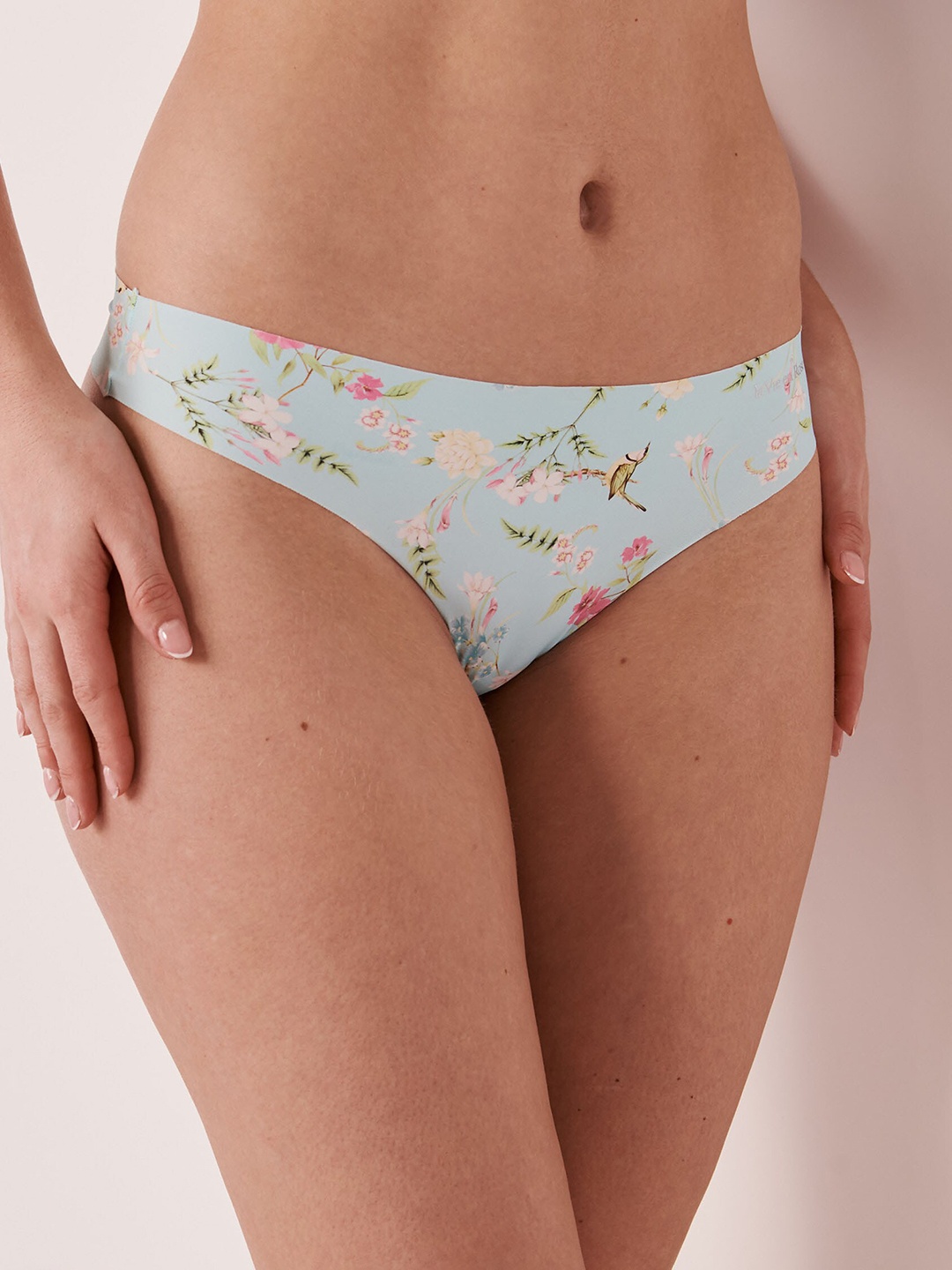 

La Vie en Rose Women Blue Floral-Printed Thong Briefs