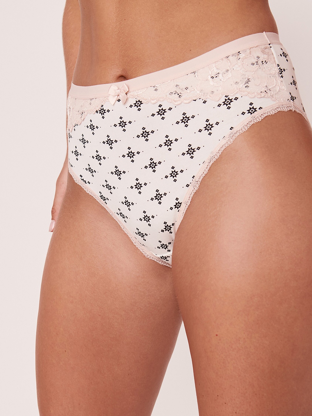 

La Vie en Rose Women White Printed Cotton Bikini Briefs