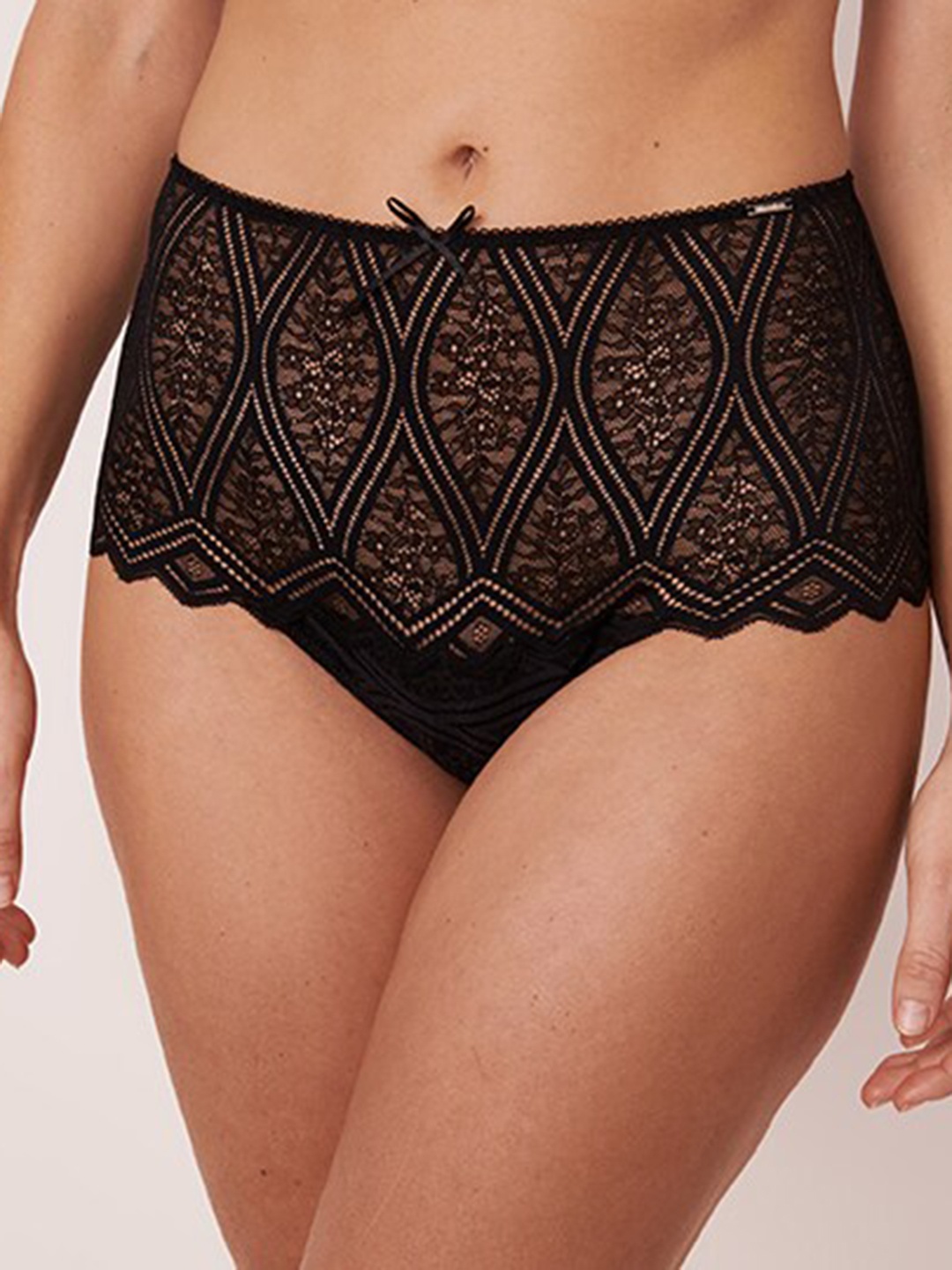 

La Vie en Rose Women Black Self-Design Thong Briefs