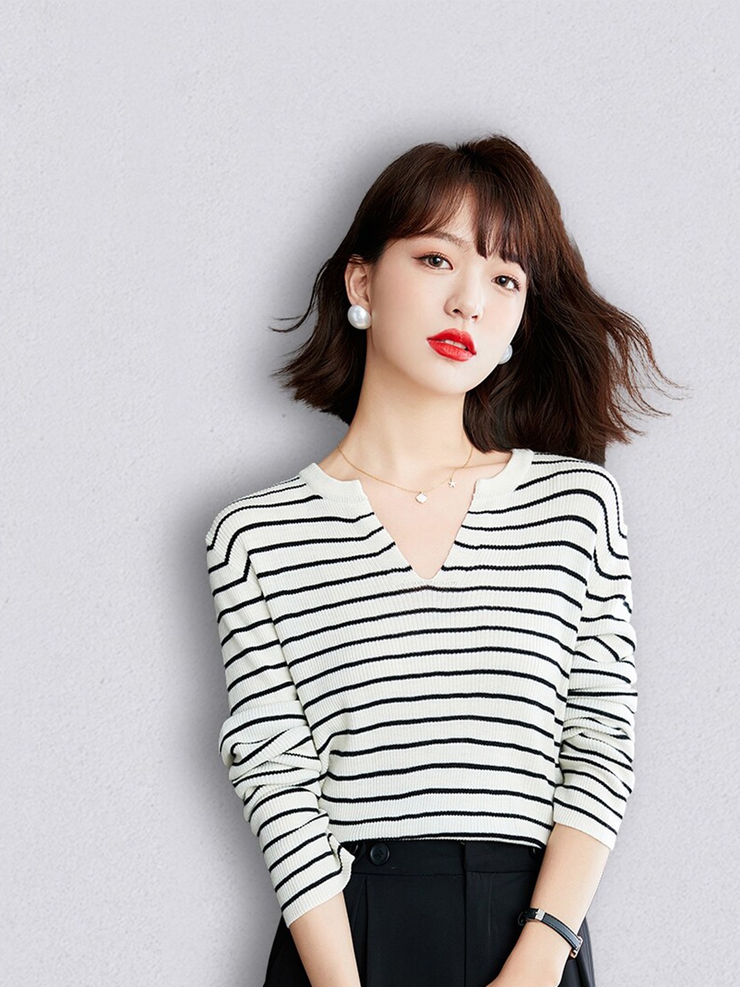 

JC Collection Women White & Black Striped Striped Pullover Sweater
