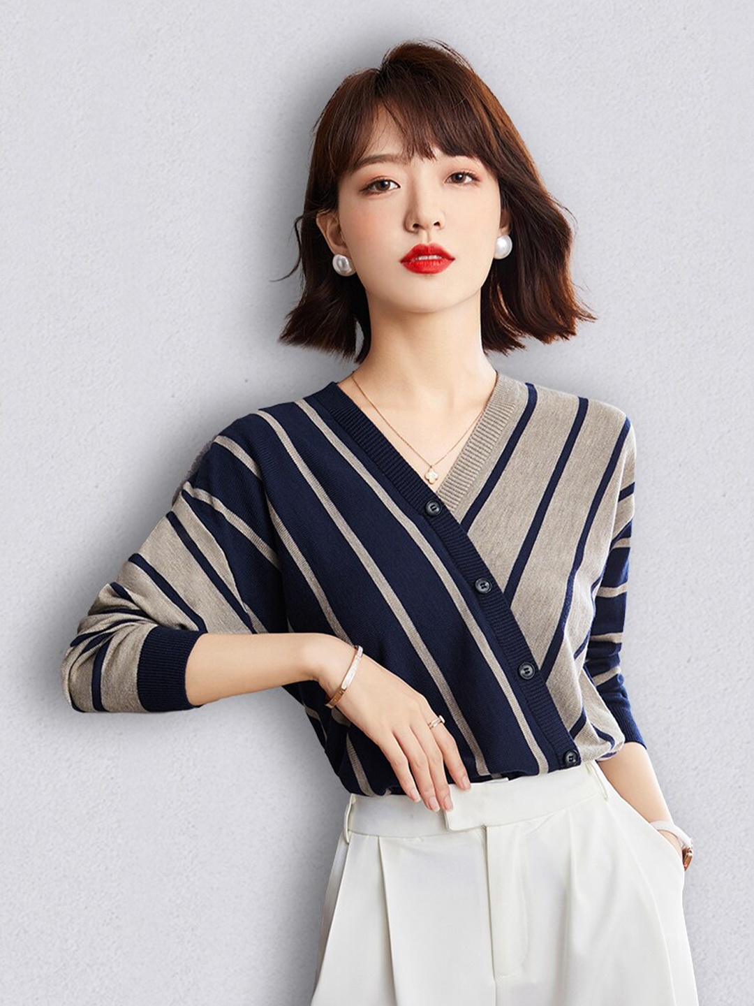 

JC Collection Women Beige & Blue Striped Pullover Sweater