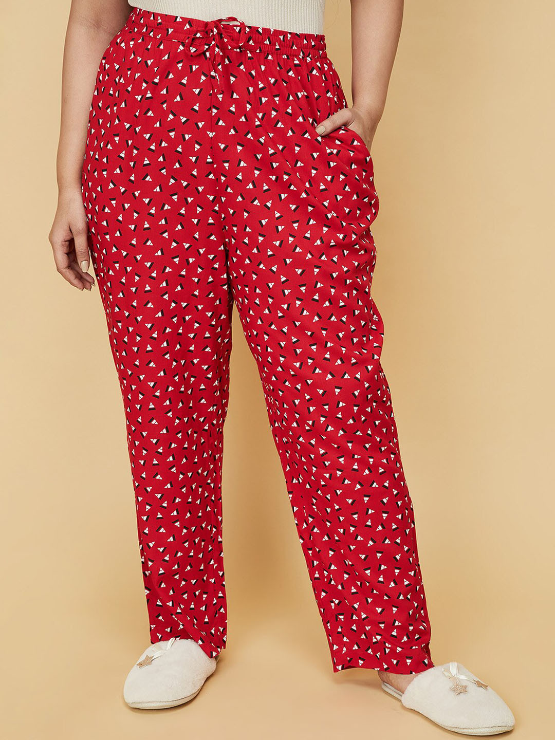 

max Women Red & White Geometric Printed Lounge Pants