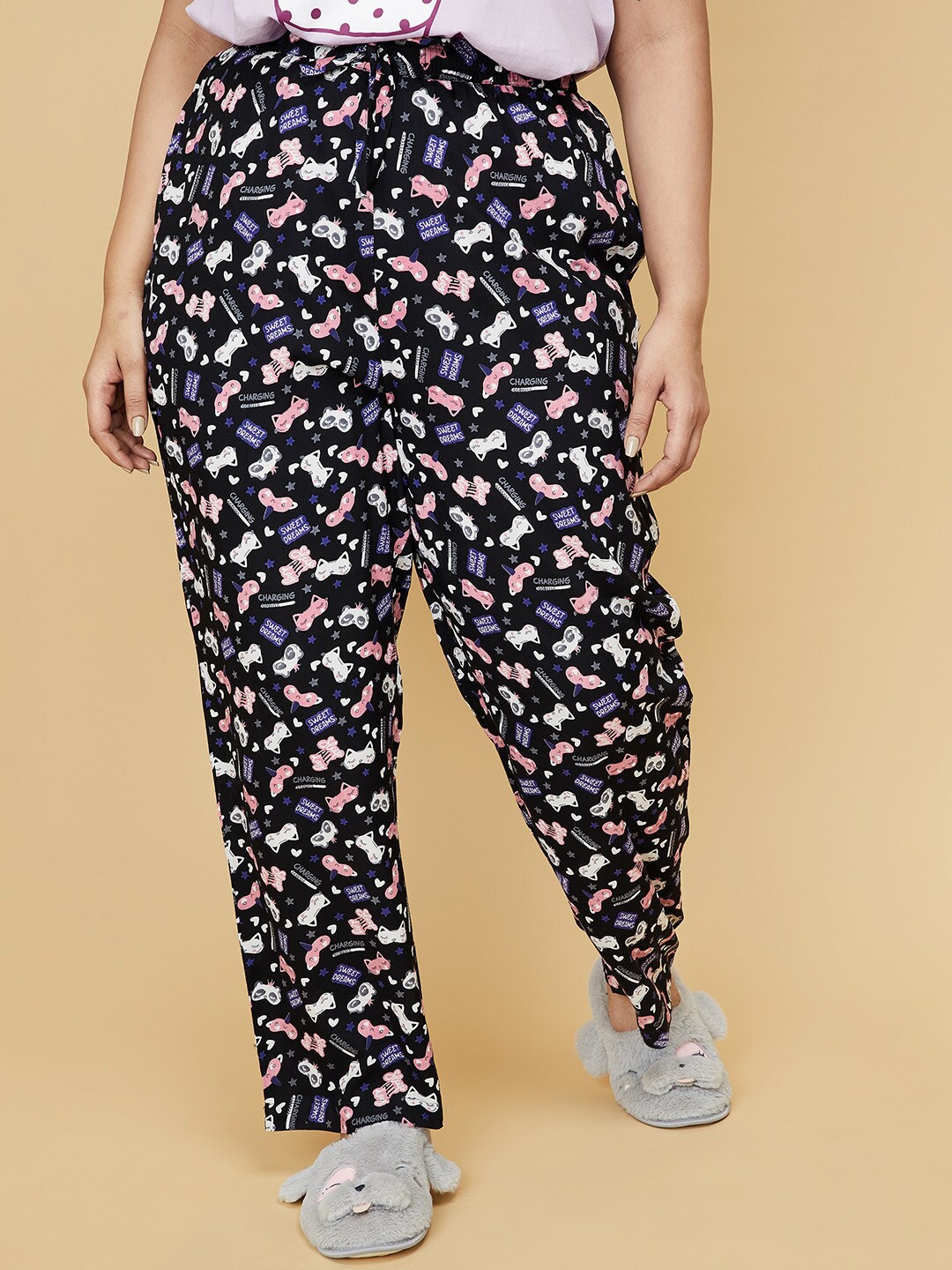 

max Women Black & Pink Printed Lounge Pants