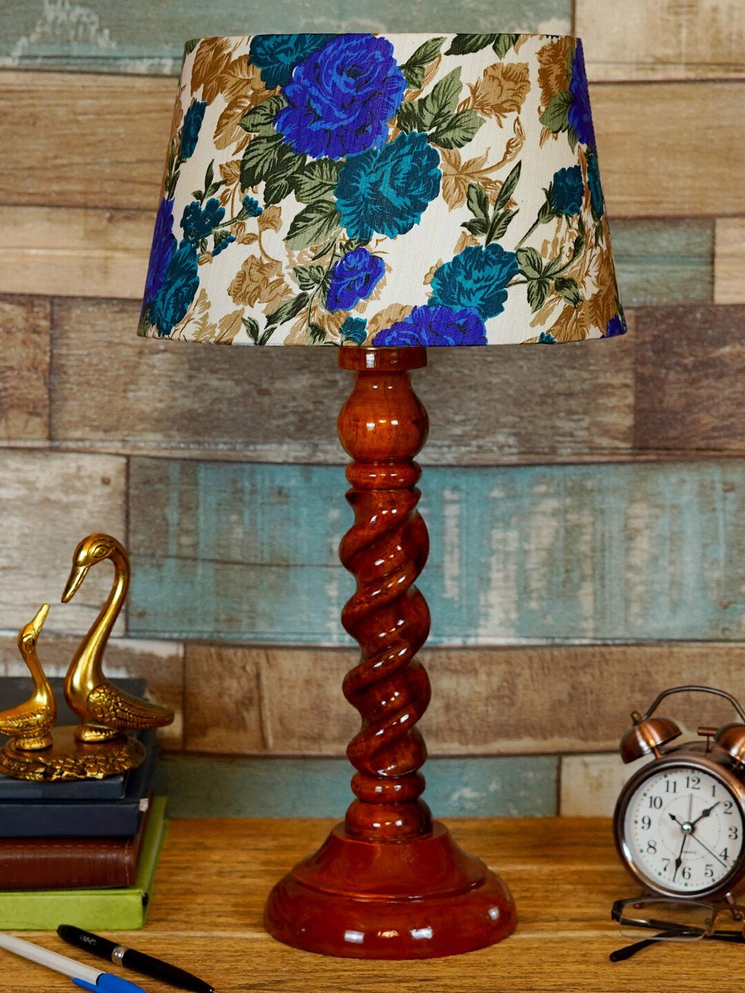 

foziq Brown & White Printed Table Lamps