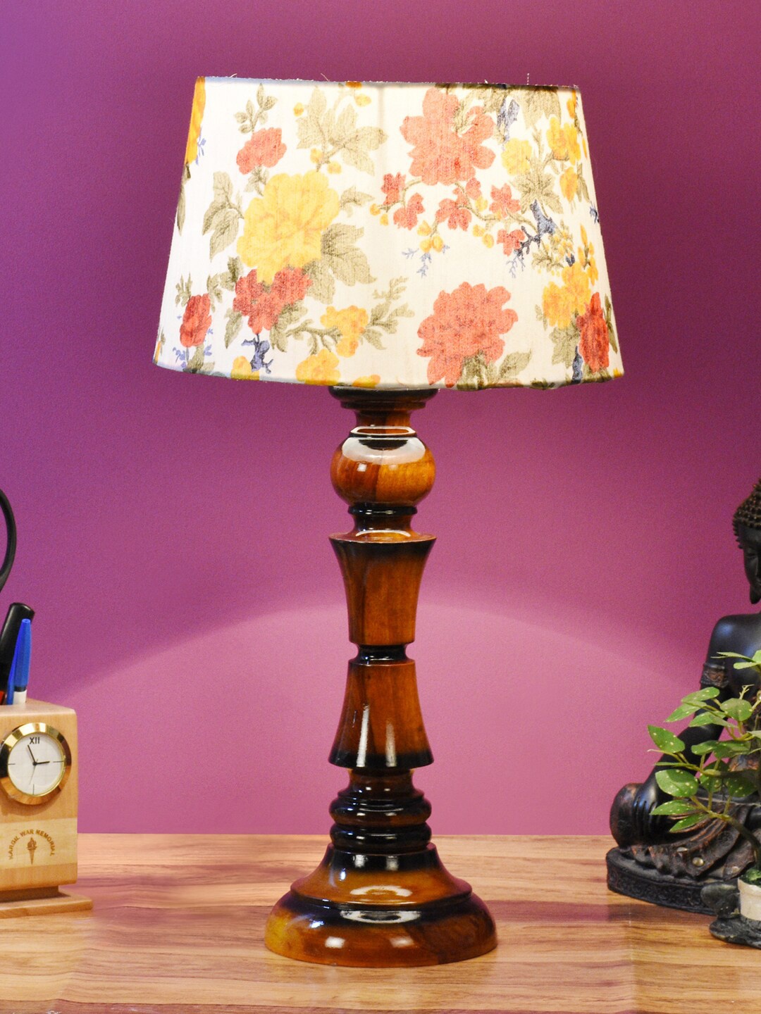 

foziq Brown & White Printed Table Lamps