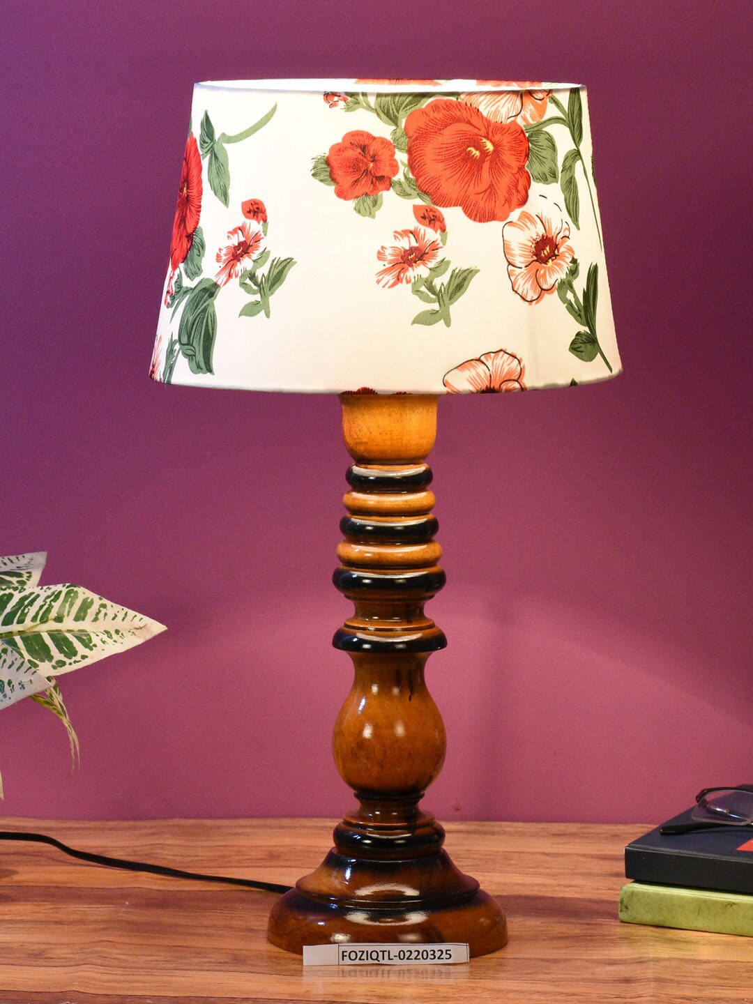 

foziq Brown & White Printed Wooden Table Lamp