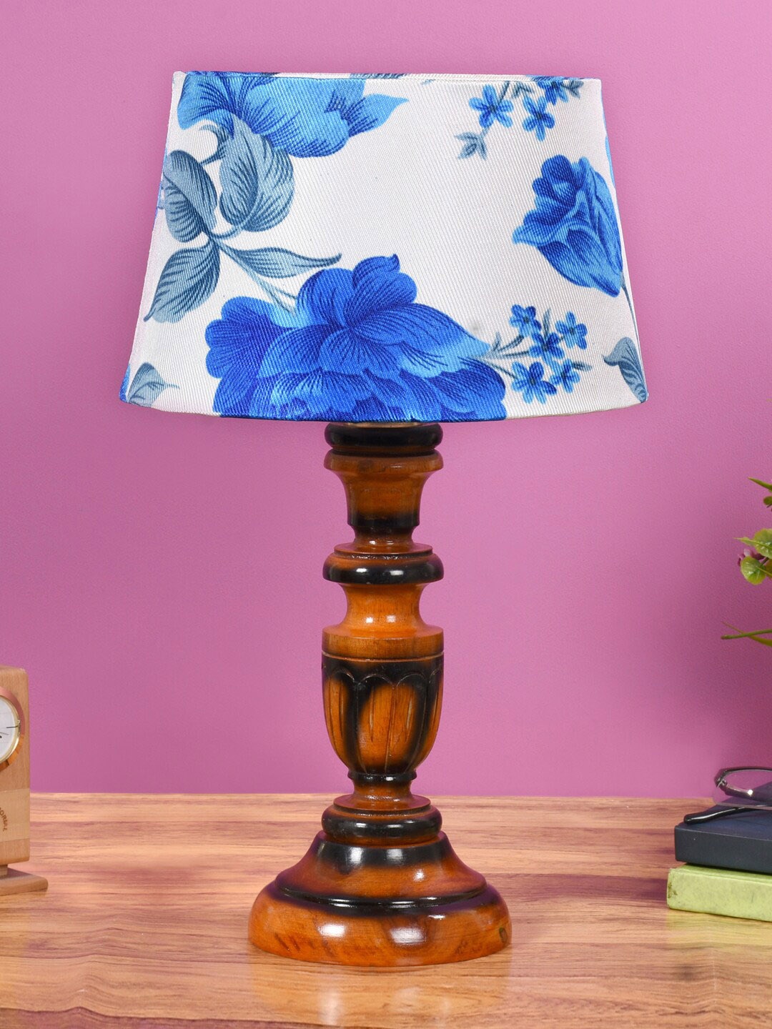 

foziq Brown & White Printed Table Lamps