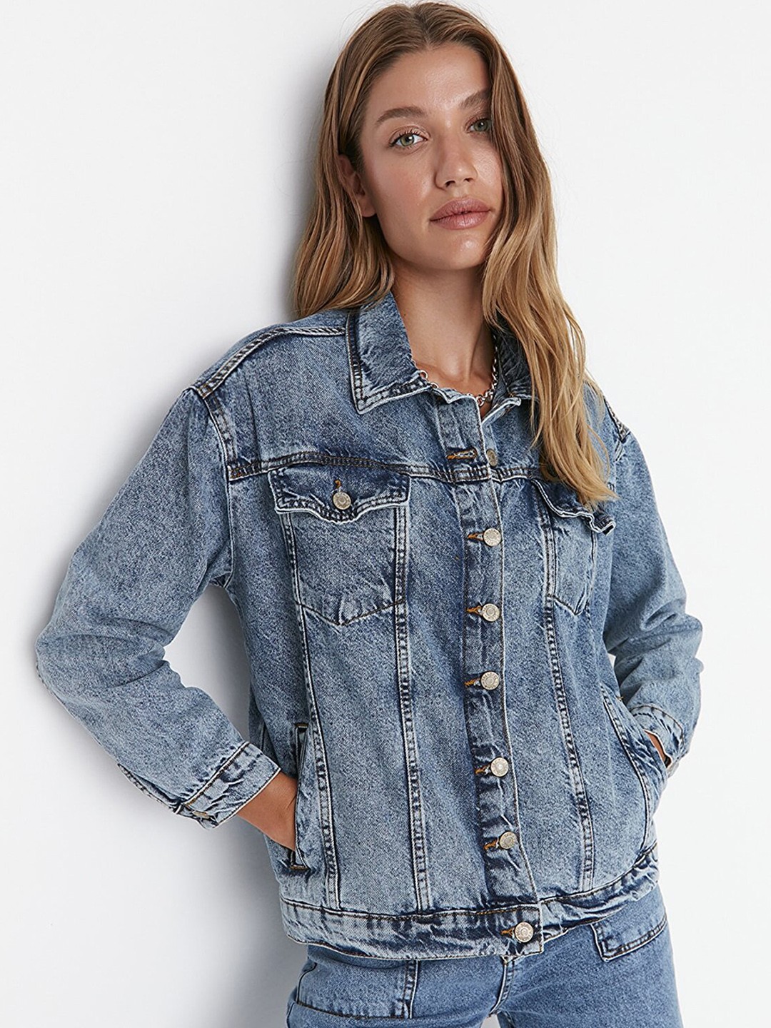 

Trendyol Women Blue Washed Pure Cotton Denim Jacket