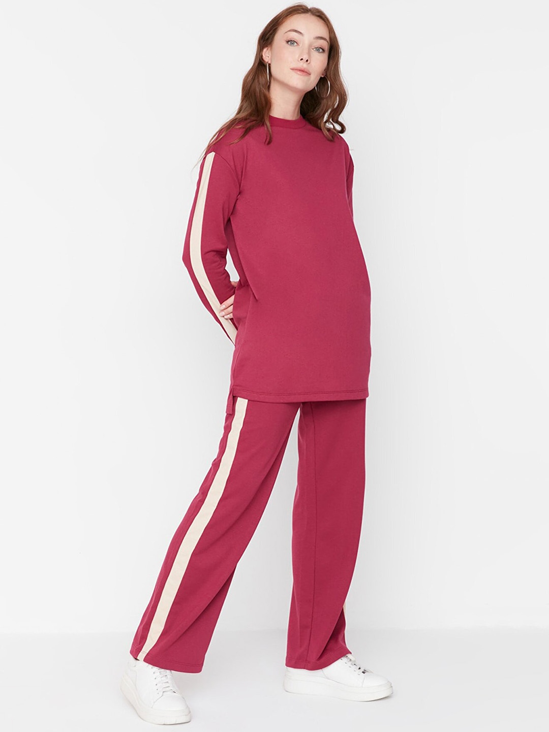 

Trendyol Women Burgundy Solid Tracksuits