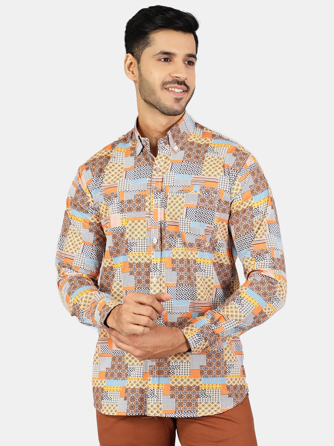 

Wintage Men Beige & Blue Classic Printed Pure Cotton Casual Shirt