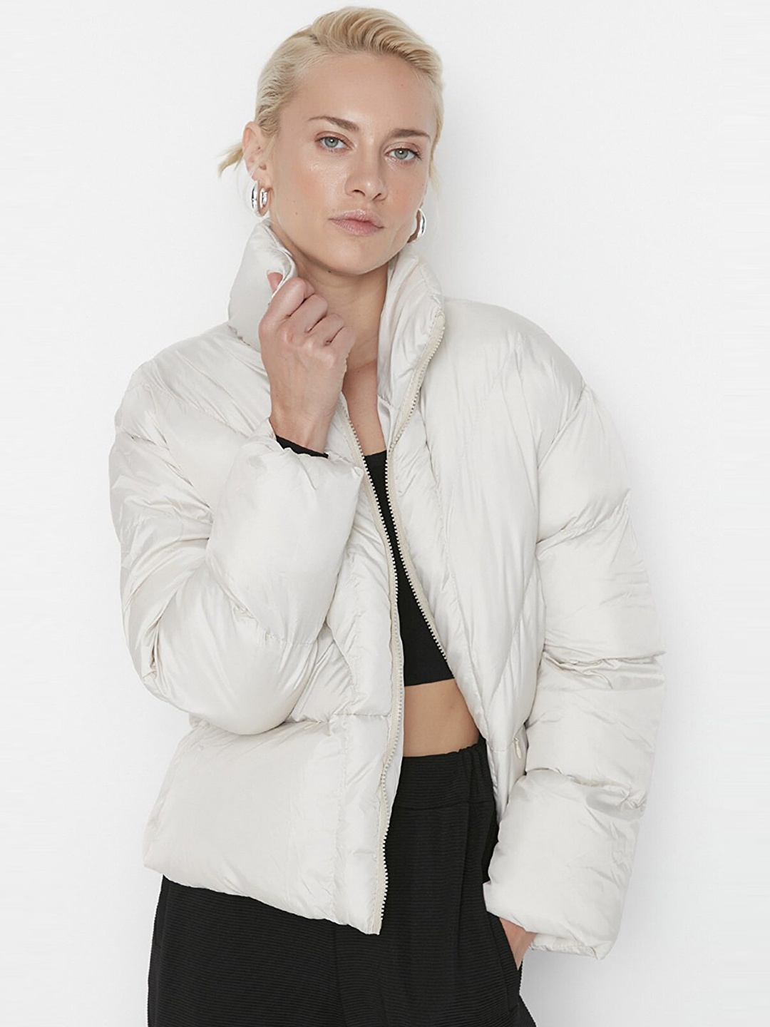 

Trendyol Women Grey Puffer Jacket