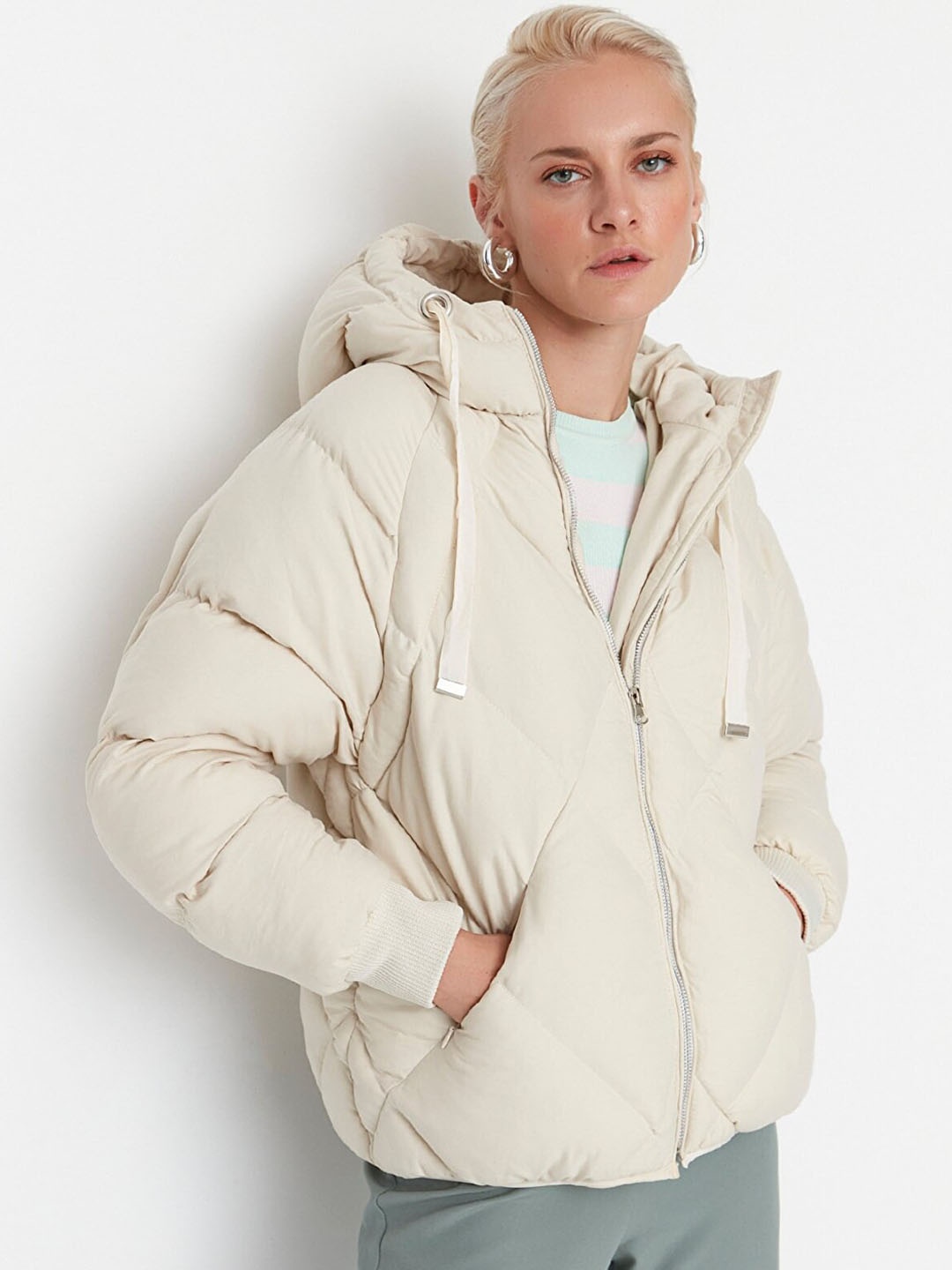

Trendyol Women Beige Puffer Jacket