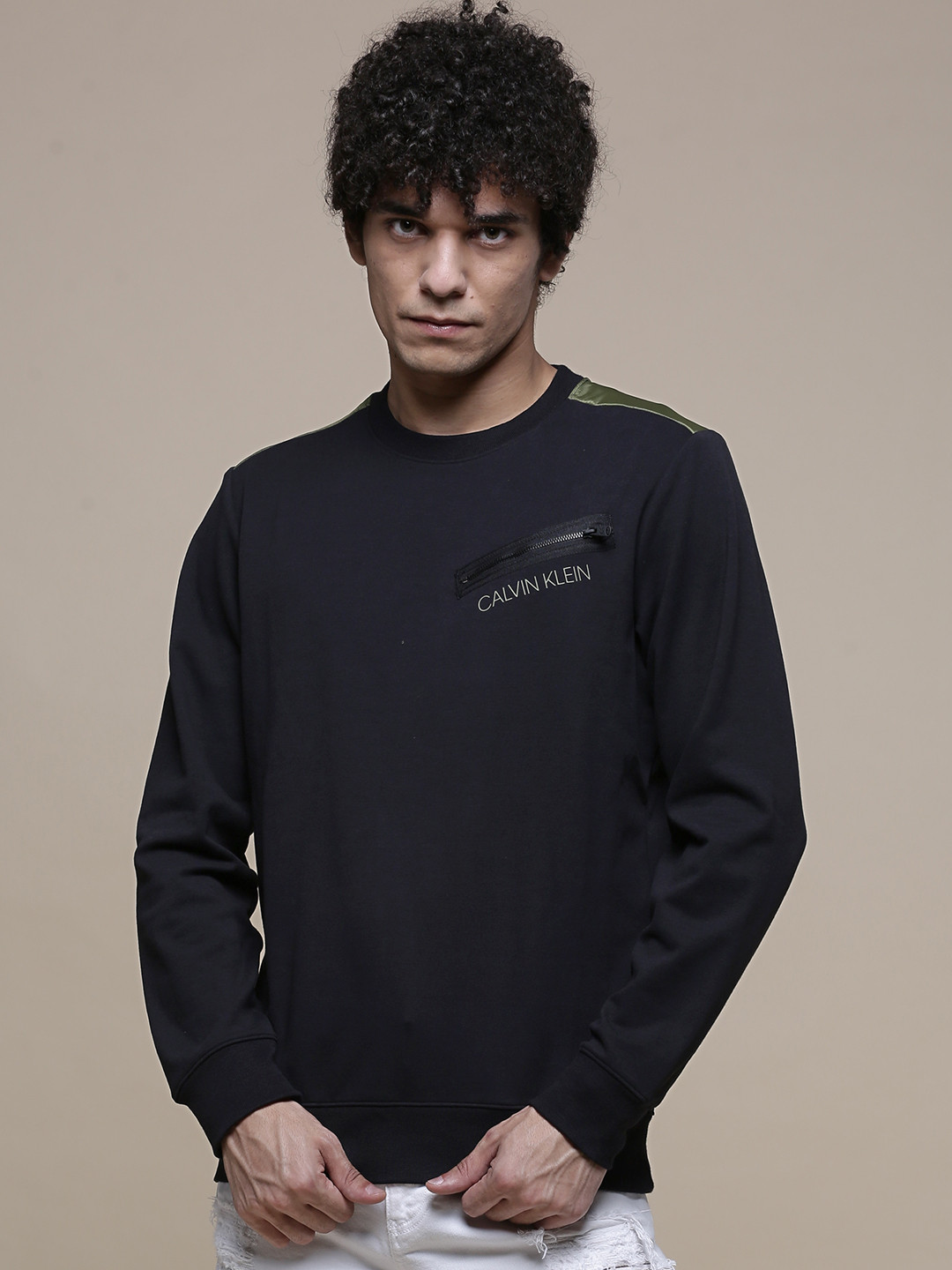 

Calvin Klein Jeans Men Black Brand Logo Printed Sweatshirt