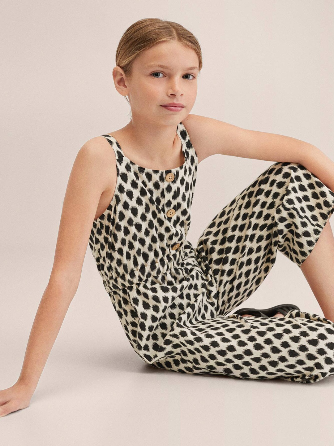 

Mango Kids Girls White & Black Printed Sustainable Capri Jumpsuit