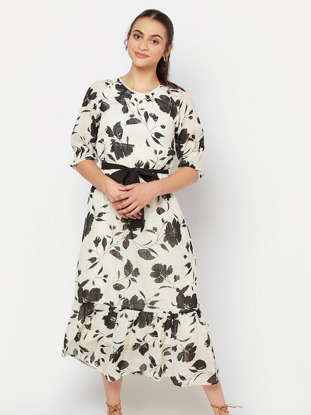 

SQew Women Black & Off White Floral Printed Midi Dress