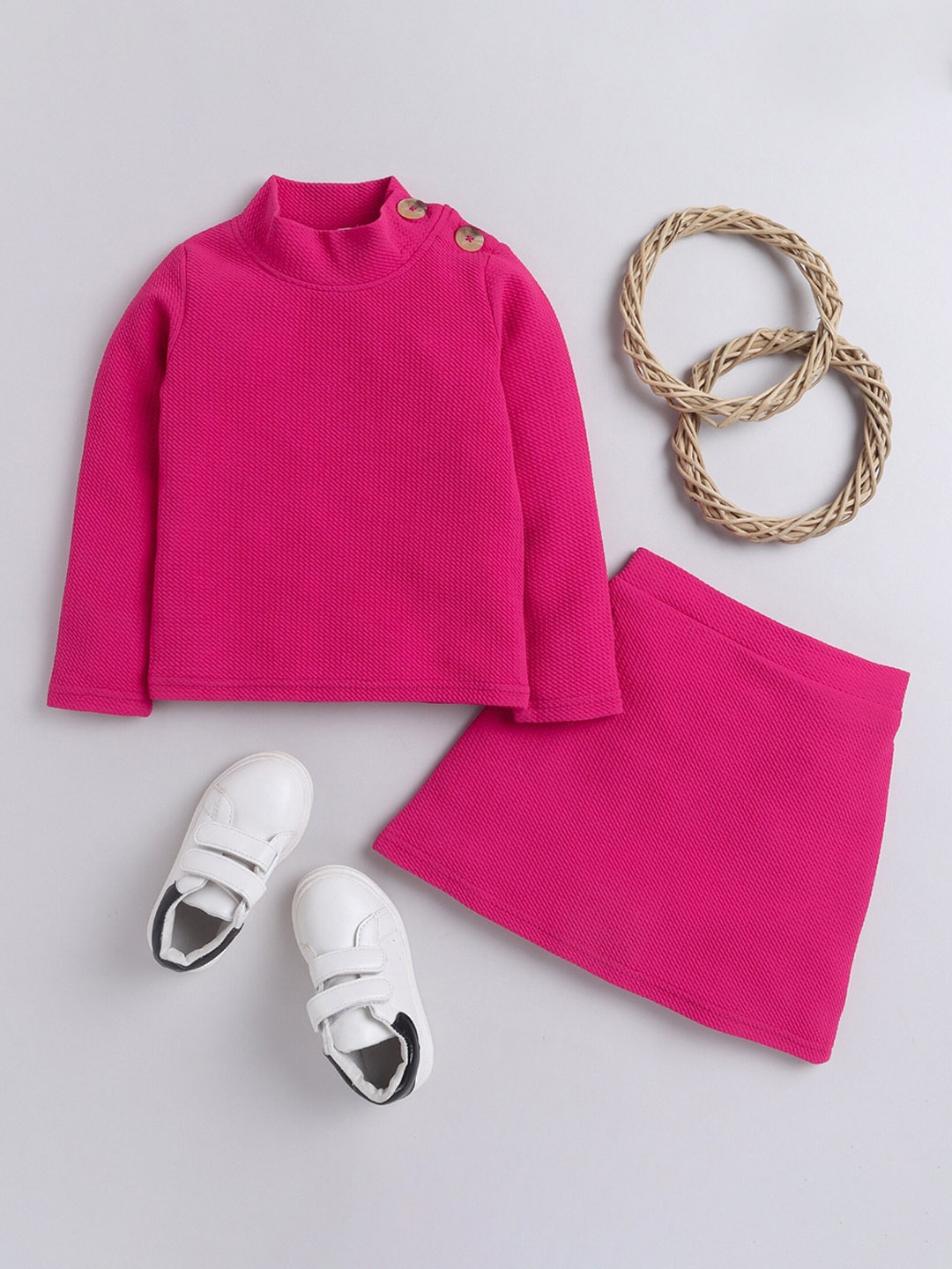 

taffykids Girls Pink solid Clothing Set