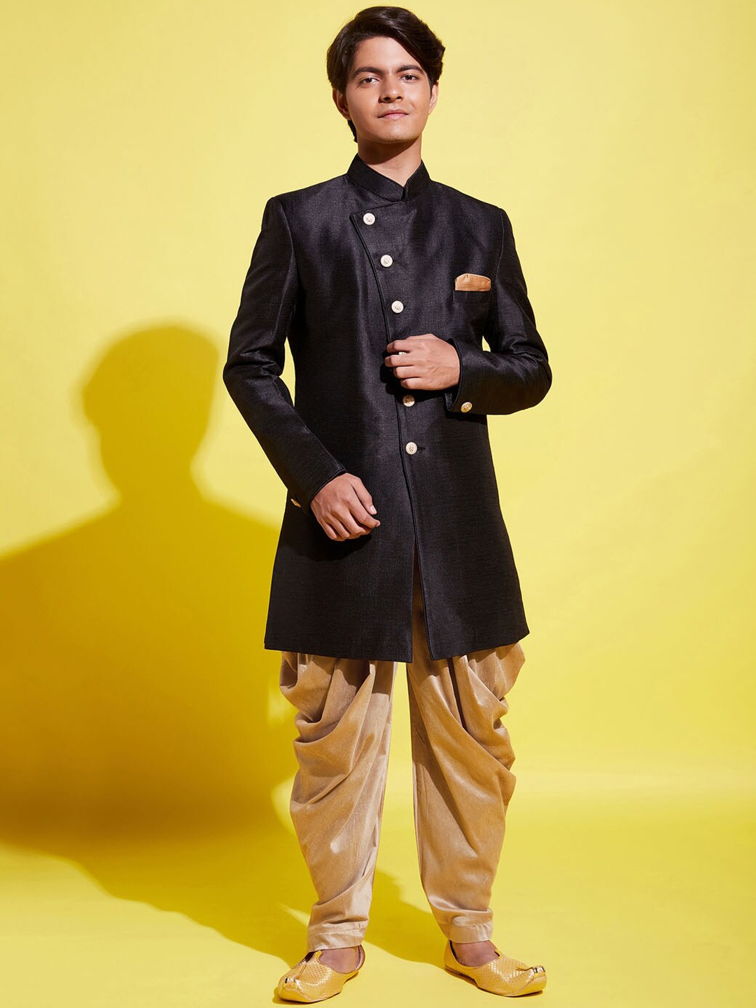 

VASTRAMAY YUVA Boys Black Solid Slim-Fit Sherwani With Golden Dhoti Pants