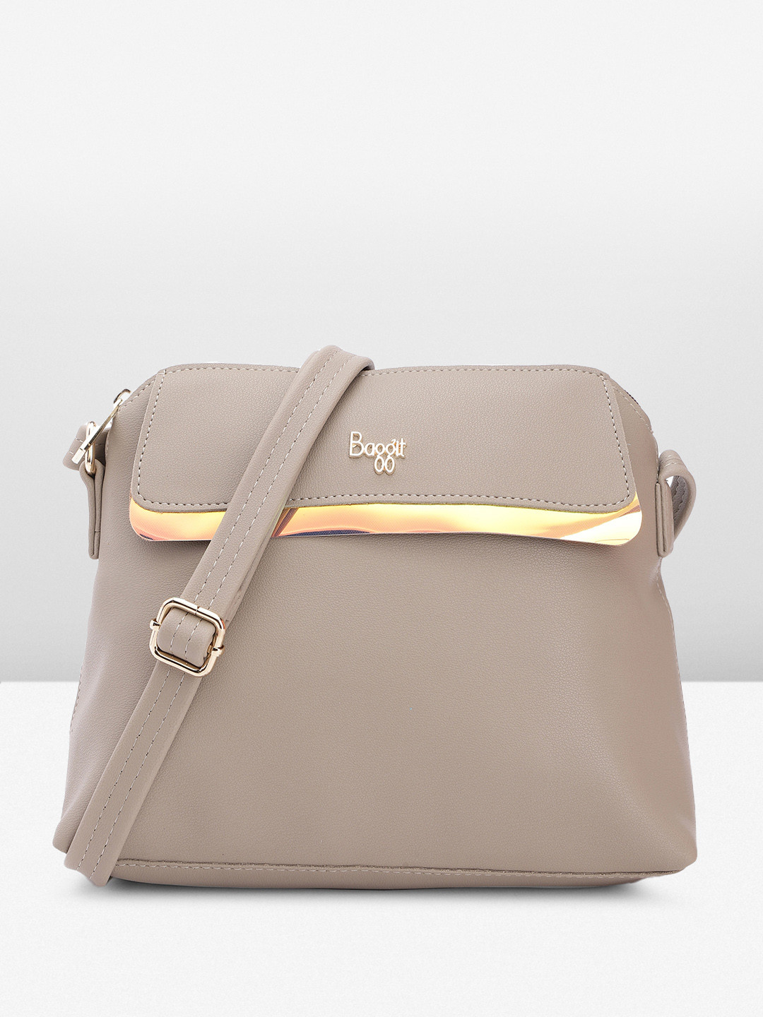 

Baggit Women Solid Sling Bag, Beige