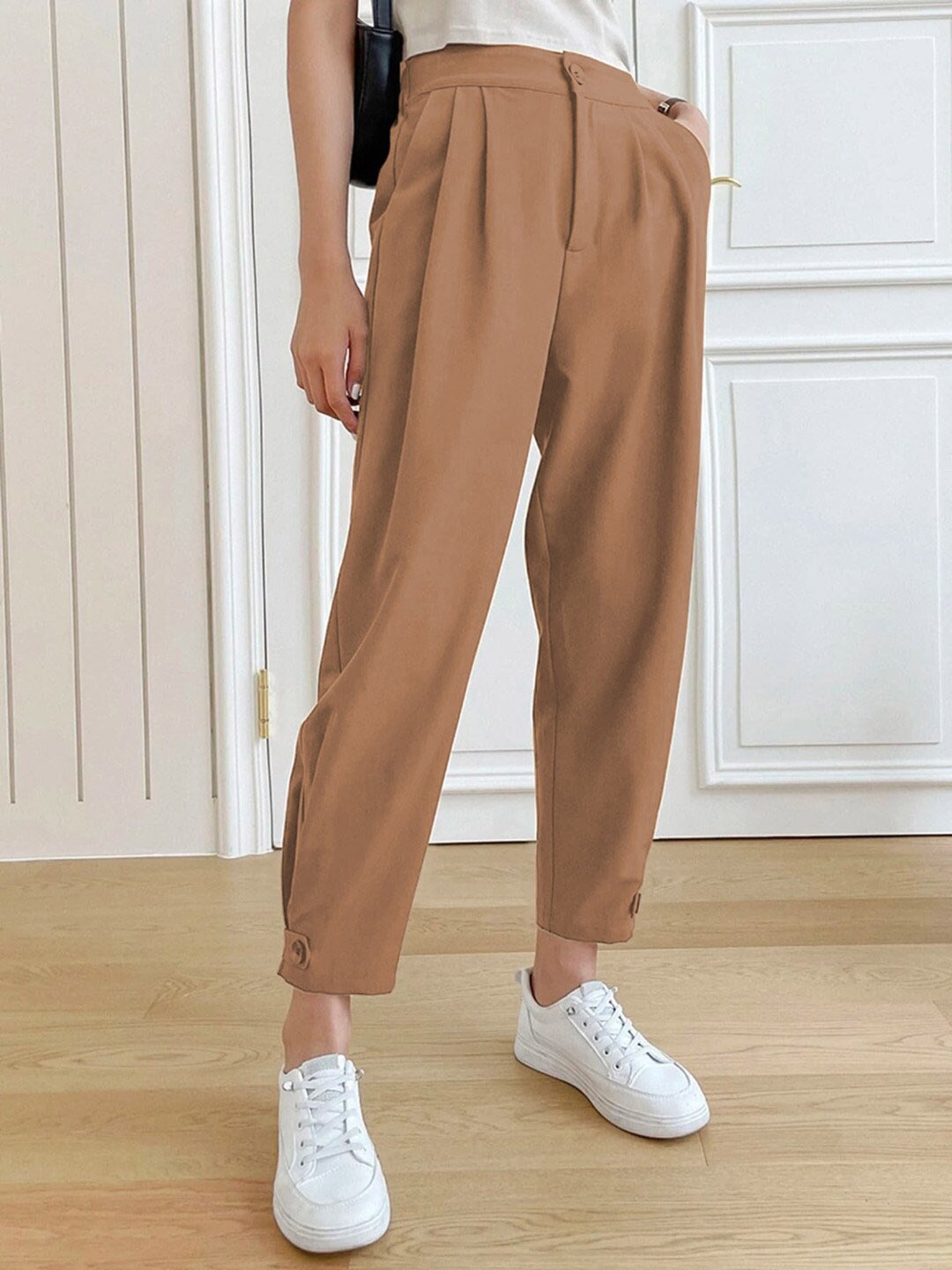 

Kotty Women Brown Relaxed Straight Fit High-Rise Easy Wash Pleated Trousers