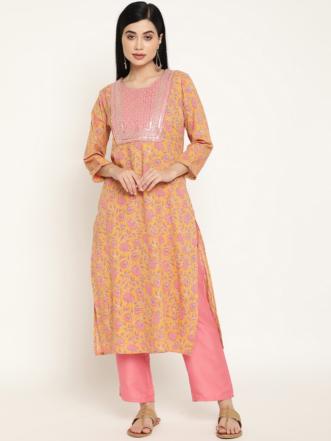

Be Indi Women Floral Printed Straight Straight Kurta with Trousers Set, Yellow