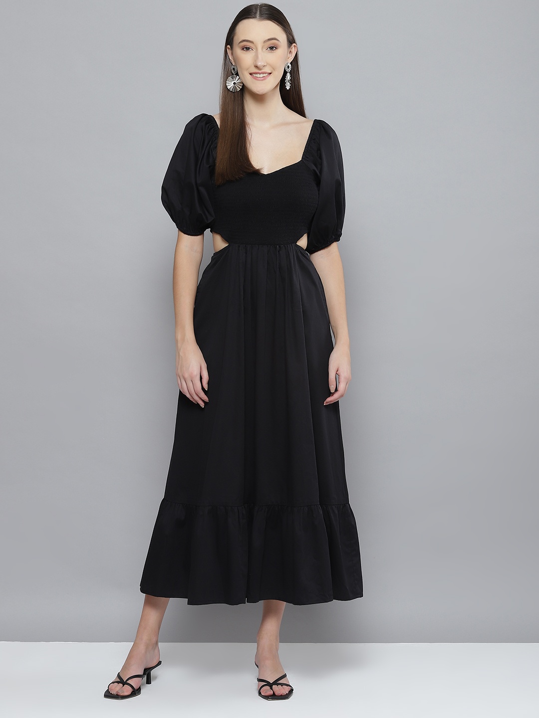 

Femella Women Black Sweetheart Neck Smocked Cut Out Maxi Dress